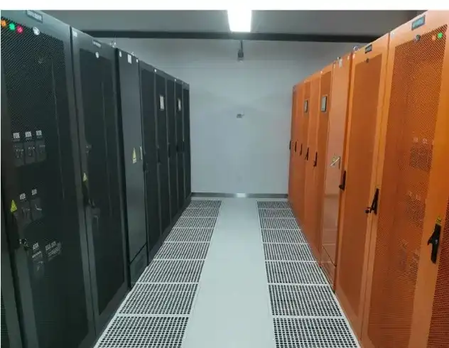 Data Center Room Three Phase High Frequency Online 600kVA Modular UPS